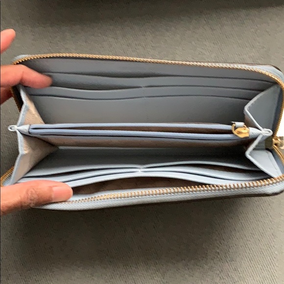 SOLD SOLD.   HANDBAG CAN BE SOLD WITHOUT WALLET - Picture 7 of 8